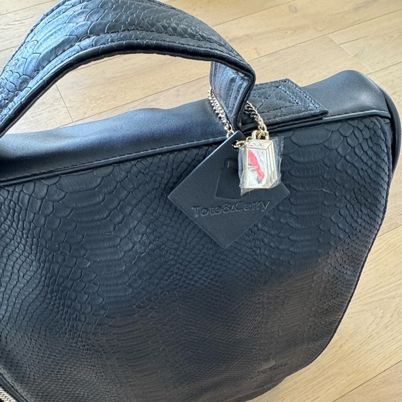Tote&Carry Black Apollo 2 Croc-Embossed Leather Handbag Backpack NWOT main image 4
